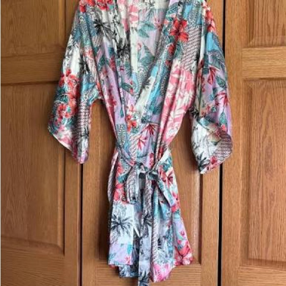 Satin Robe/Kimono - Picture 3 of 3